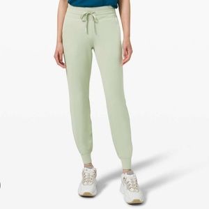 Lululemon ready to rulu joggers
